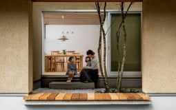 Kyomachi House: Không gian '3 trong 1' - vừa là khoảng đệm, vừa là giếng trời, cũng là vườn cây nhỏ