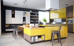 Bật mí 5 mẹo giúp kính ốp bếp luôn trắng sáng như mới