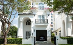Ngắm biệt thự màu trắng sang trọng của MC Thanh Mai