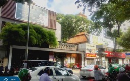 Việc bán nhà mặt phố trở nên khó khăn hơn giá bán bị đẩy lên mức quá cao