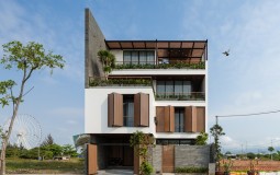 Biệt thự sử dụng cửa gấp hiện đại tại Đà Nẵng