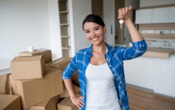 Vì sao phụ nữ độc thân giỏi mua nhà hơn đàn ông cùng cảnh ngộ?
