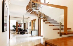 Cách tạo năng lượng tốt khi bố trí cầu thang giữa nhà