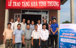 Đối tượng được tặng nhà tình nghĩa, tình thương, các quy định trước khi quyết định trao tặng nhà tình nghĩa, có kèm giấy chứng nhận không?