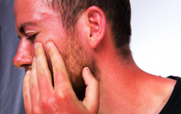 Nóng mặt: Điềm báo kỳ lạ và những con số may mắn