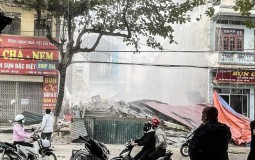 Hi hữu: Phải bỏ ra 6 tỷ mua nhà hàng xóm vì đào móng gây sập nhà?