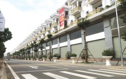 Nhà phố thương mại liên tục tăng giá bán dù ế ẩm khách thuê