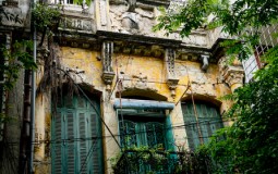 Hà Nội tạm dừng bán 600 biệt thự cũ