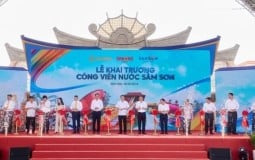 Công viên nước đạt kỷ lục châu Á chính thức khai trương ở Sầm Sơn