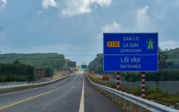 Cao tốc Cam Lộ - La Sơn mở rộng quy mô lên 4 làn xe