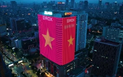 ROX Tower rực rỡ cờ hoa, lan tỏa tinh thần tự hào Việt Nam