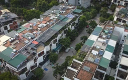 Khu biệt thự, nhà liền kề bị cơi nới, lợp tôn như khu tập thể cũ ở Hà Nội