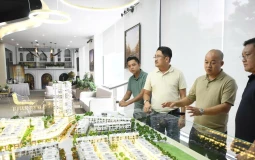Giao dịch chung cư, nhà riêng lẻ giảm mạnh nhưng giá vẫn tăng cao