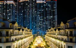 Hàng ngàn du khách hòa mình vào không khí lễ hội Giáng Sinh tại tâm điểm thương mại - dịch vụ - giải trí Malibu Walk