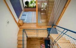 Nhà trong hẻm dưới 40m2 vẫn thoáng nhờ thiết kế 'sân chơi'