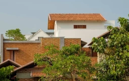 Không gian 'chữa lành' cho gia đình trẻ với gạch mộc và ánh sáng tự nhiên