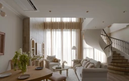 Căn hộ duplex trong trẻo với bảng 'màu ban mai'