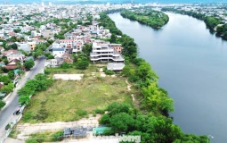 Tận thấy dự án trên khu ‘đất vàng’ thành bãi hoang ven sông Hương