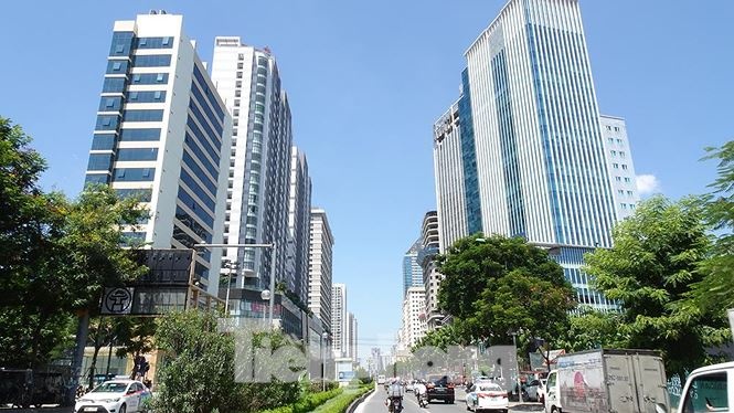 Những tuyến phố Hà Nội 'ngộp thở' với cao ốc ngày nắng nóng