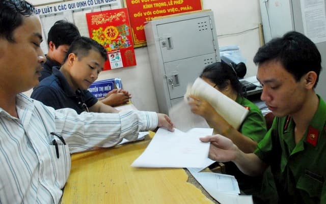 Những điều sinh viên cần biết khi làm thủ tục đăng kí tạm trú tạm vắng