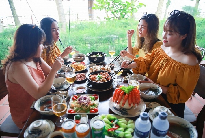 “Đột nhập” FLC Sầm Sơn qua review có tâm của hội bạn thân