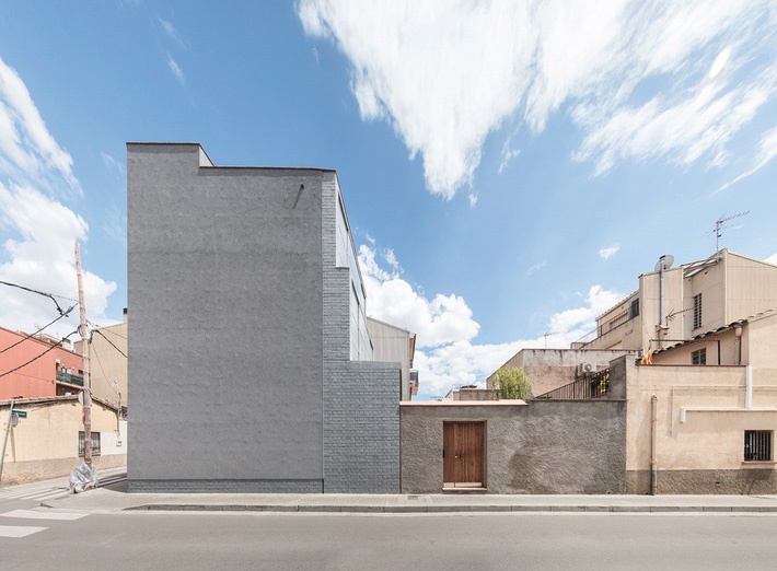 Thiết kế thông minh trong ngôi nhà 1105 House tại Barcelona