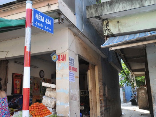 Bị “chặt” nửa căn nhà vì dính lộ giới hẻm