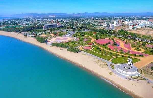 Đất nền ven biển liên tiếp thiết lập mặt bằng giá mới