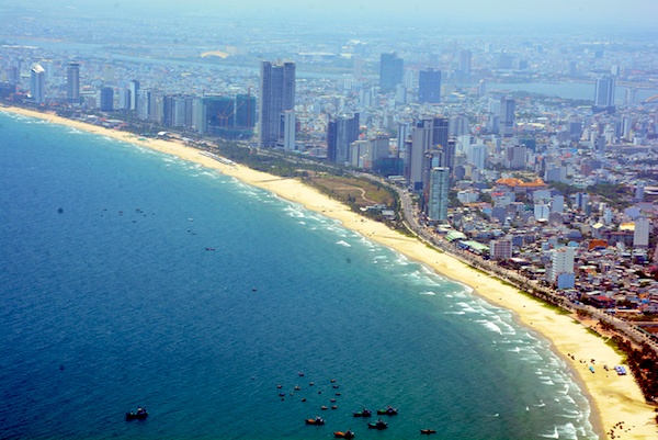 Địa phương ven biển “siết” xây dựng cơ sở lưu trú, nhà cao tầng