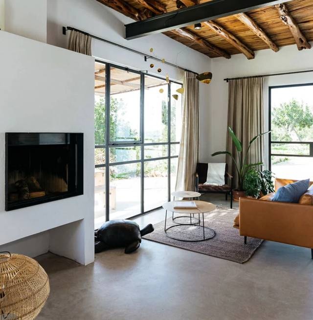 Bất ngờ với sự lột xác từ ngôi nhà kho thành ngôi nhà cấp 4 đầy thơ mộng trên đảo Ibiza
