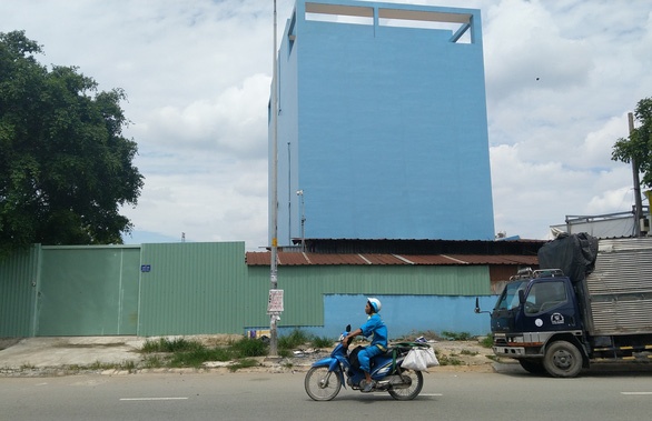 Nhiều công trình vi phạm nằm gần UBND phường