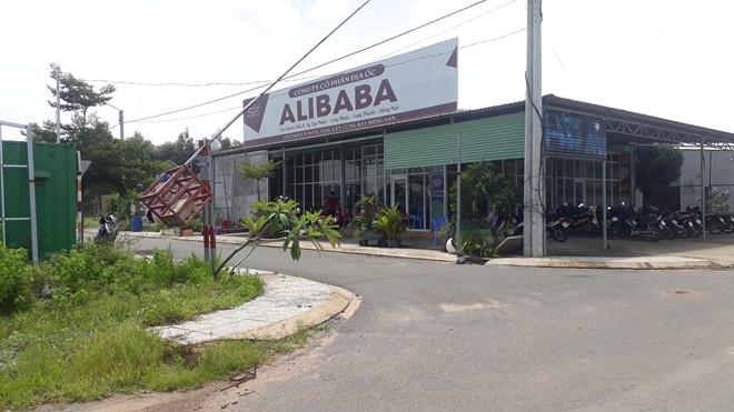 Địa ốc Alibaba tự tháo dỡ văn phòng xây dựng trái phép ở Long Thành