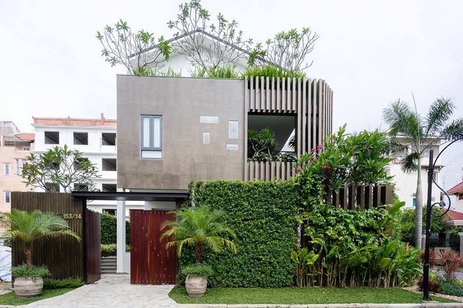 Khám phá nội thất 'sang chảnh' bên trong căn biệt thự có mặt tiền xanh mướt ở Sài Gòn