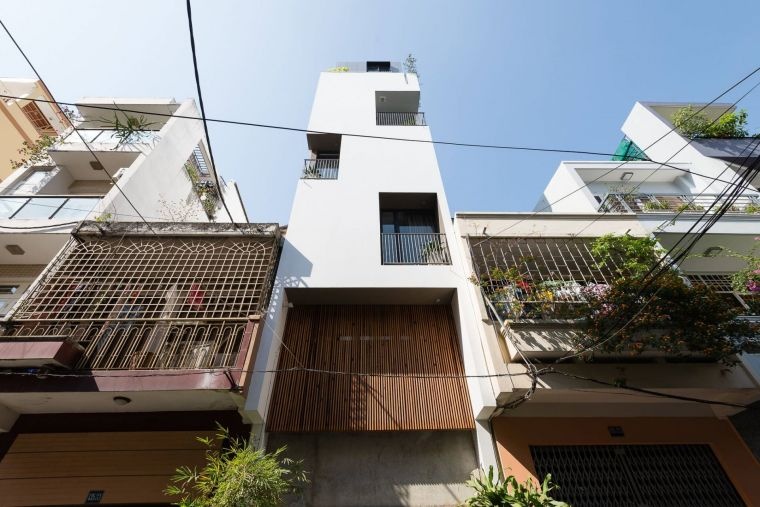 Hành trình "lột xác" của căn nhà phố hẹp, dài thành không gian sống rộng rãi