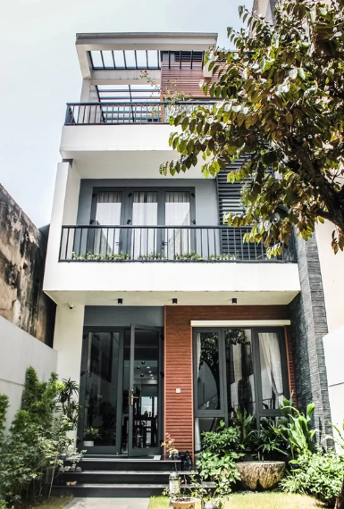 Khám phá ngôi nhà ống 3 tầng hiện đại tại Long Biên