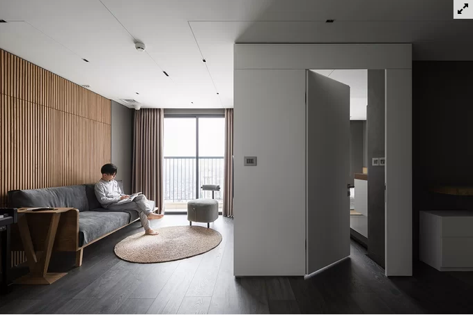 Những bất ngờ bên trong căn hộ tối giản triệt để