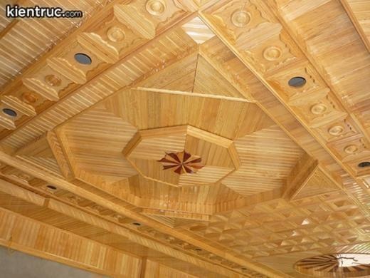 Các mẫu thiết kế trần gỗ cho phòng khách ấn tượng