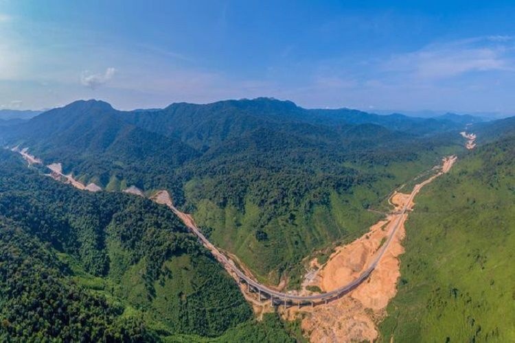 Gấp rút giải phóng mặt bằng tuyến đường La Sơn-Túy Loan