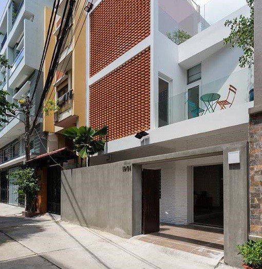 Khám phá vẻ đẹp "huyền bí" của ngôi nhà phố 2 tầng