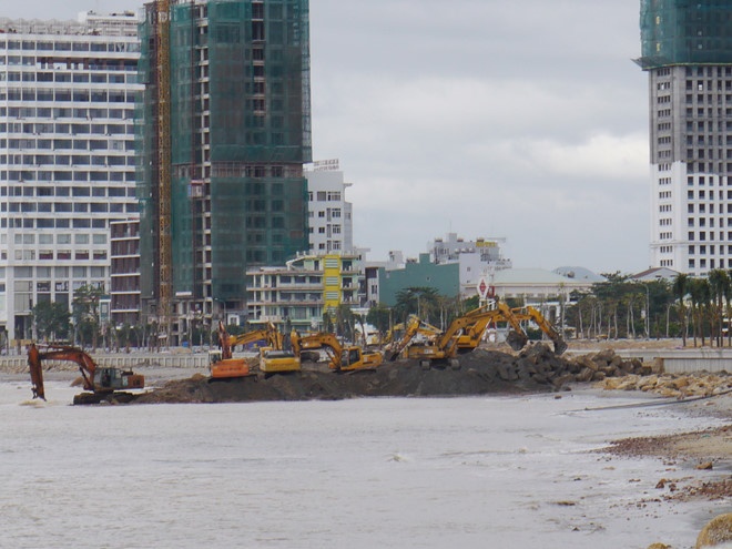 Nạo vét, cắt xén 48.600 m2 đất tại khu lấn biển ở Quy Nhơn
