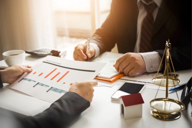 Bán nhà có phải đóng phí, thuế gì không?