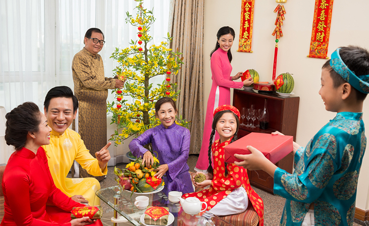Xông nhà, xông đất là gì? Ý nghĩa tục xông nhà năm mới