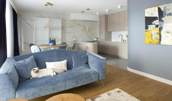Sự kết hợp tinh tế giữa sắc xanh và hồng nhạt trong căn hộ 75m2