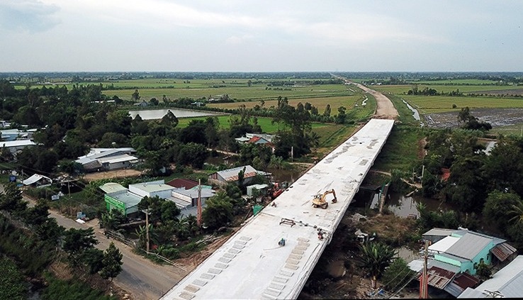 Tuyến cao tốc phía Tây miền Tây sắp thông đường