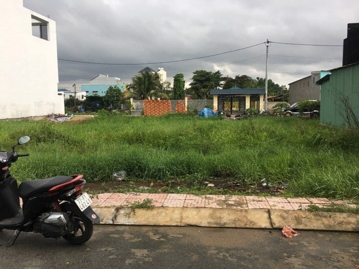 Vẫn chung hộ khẩu, vợ cũ có quyền gì khi tôi mua đất sau ly hôn