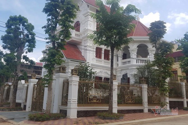 Sai phạm giảm bớt diện tích cây xanh tại khu “phố nhà giàu”