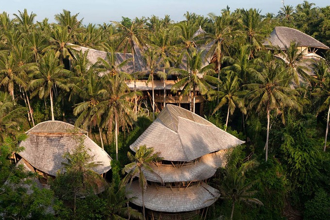 Chiêm ngưỡng biệt thự bằng tre cao 6 tầng