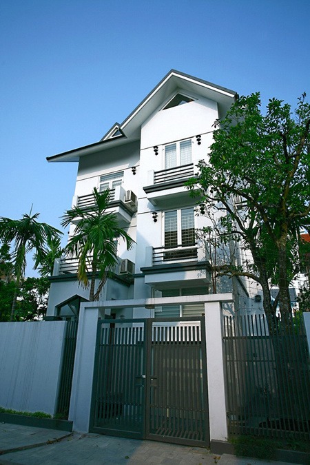 Chiêm ngưỡng biệt thự ao bèo độc đáo bên hiên nhà