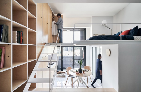 Căn hộ 33m2 rộng hơn nhờ kết hợp gỗ với gạch men