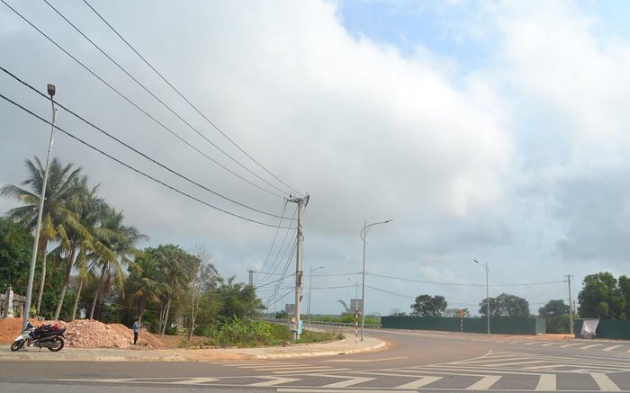 Quảng Trị: Đường giao thông chồng lên di tích